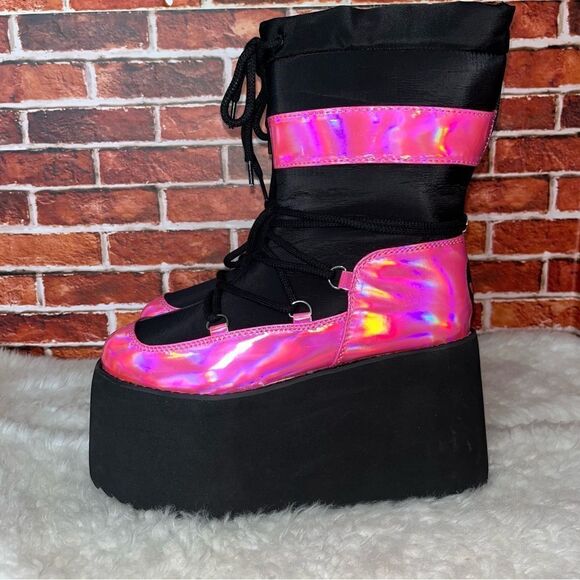 Y.R.U. Pink Holographic Qronic Winter Boots NIB Black Alien on Heels Back Zip 7 - Picture 4 of 9